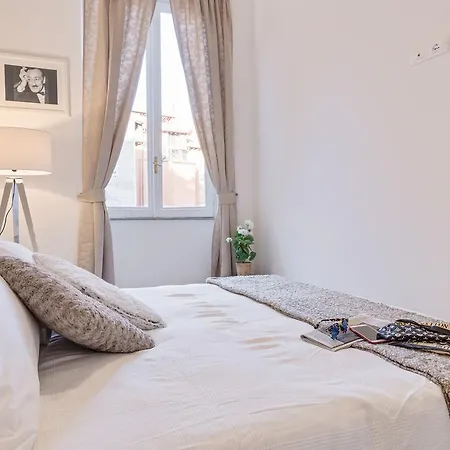 Apartment Townhouse By The Spanish Steps Rome