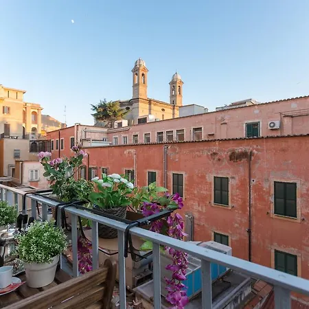 Apartment Townhouse By The Spanish Steps