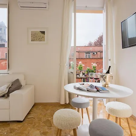 Townhouse By The Spanish Steps *